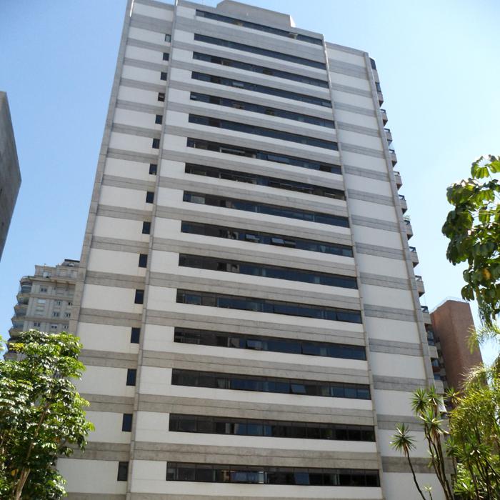 Ed. Villa D’ Este – Tratamento do concreto aparente e restauração das pastilhas (Vila Nova Conceição