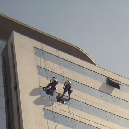 Ed. Stelvio Mazza – Tratamento das pastilhas e calafetação de janelas. (Rua Alexandre Dumas)